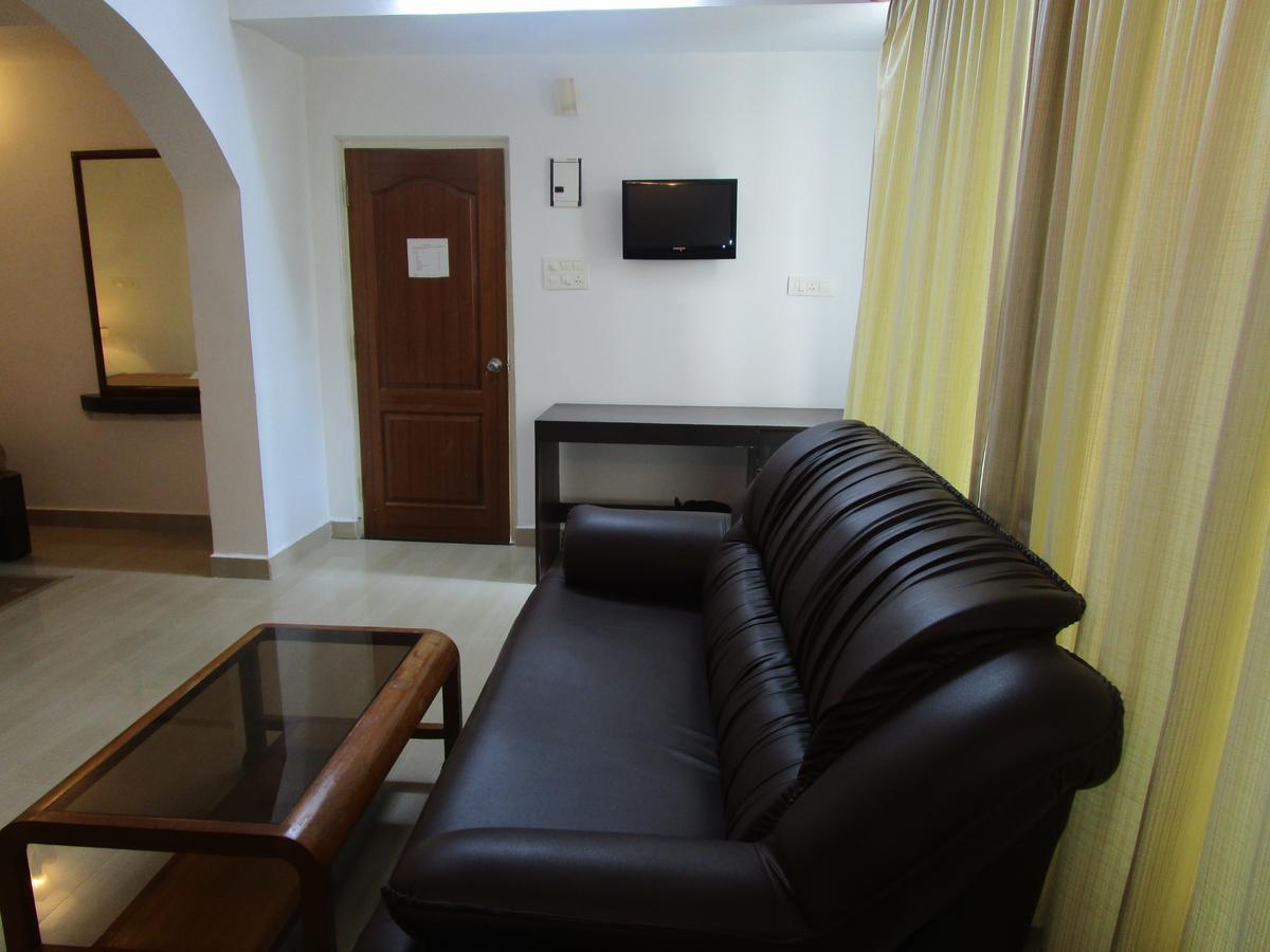 Aum Hotel Puttaparthi Exteriér fotografie