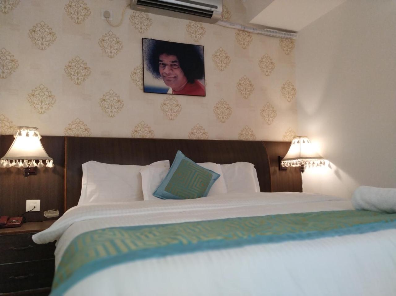 Aum Hotel Puttaparthi Exteriér fotografie